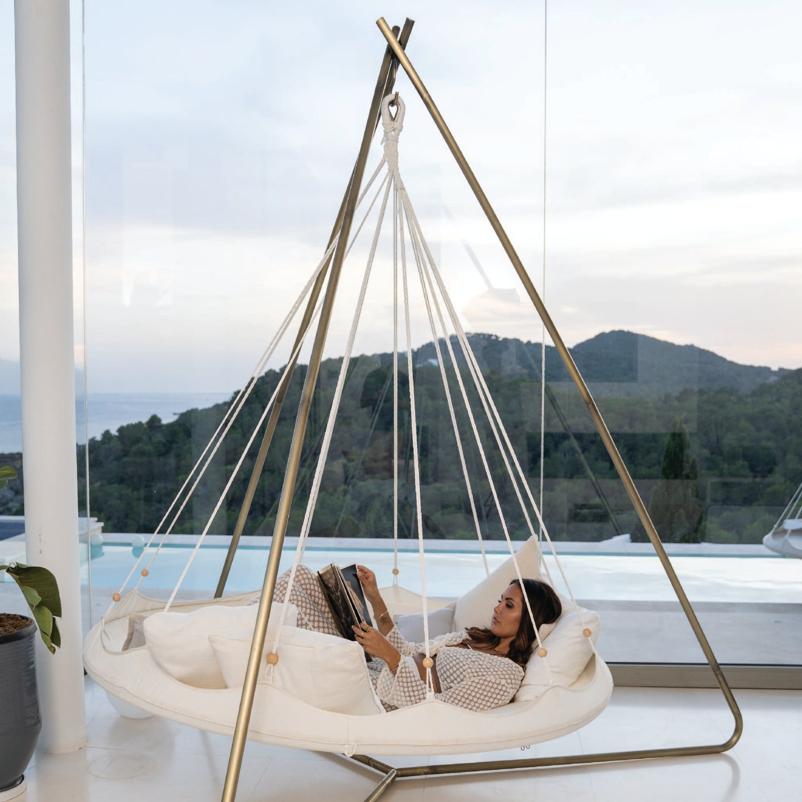 Indoor & Outdoor Luxury Hanging Daybeds | Outdoor Patio Furniture
